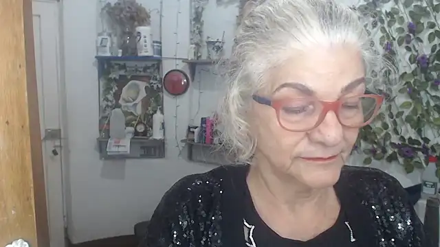 FunnyGrandma online show from 05-09-26, 03:34