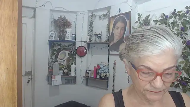 FunnyGrandma online show from 05-10-26, 12:05