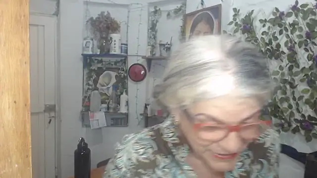 FunnyGrandma online show from 05-17-26, 12:19