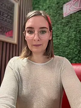 The Snowwhitee online show from 12-20-24, 07:17