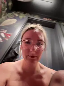 The Snowwhitee online show from 02-18-25, 10:25