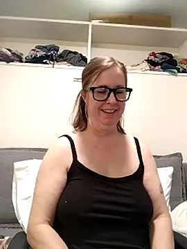 SweetandNaughty1 online show from 07-07-26, 06:47