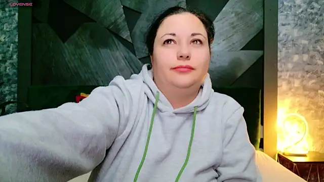 Snapshot of AleshaArabian chatting on 01-08-25, 08:18 AleshaArabian online show from 01-08-25, 08:18