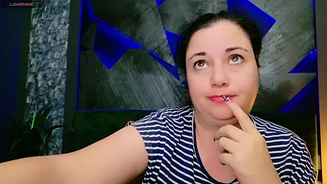 Snapshot of AleshaArabian chatting on 01-24-25, 06:25 AleshaArabian online show from 01-24-25, 06:25