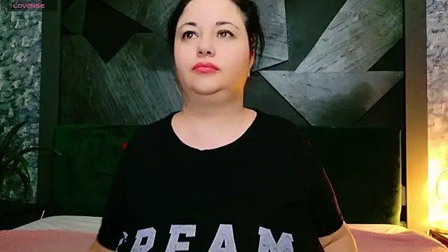 Snapshot of AleshaArabian chatting on 01-31-25, 04:58 AleshaArabian online show from 01-31-25, 04:58