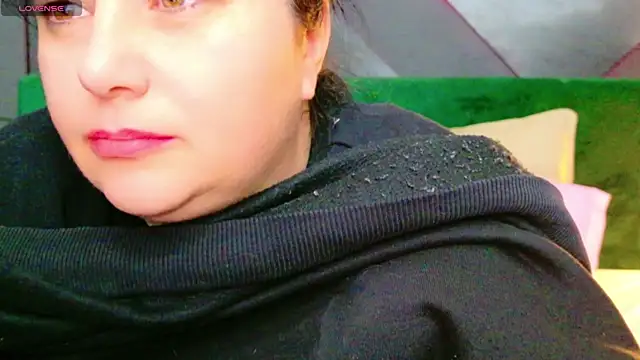 Snapshot of AleshaArabian chatting on 02-07-25, 08:10 AleshaArabian online show from 02-07-25, 08:10