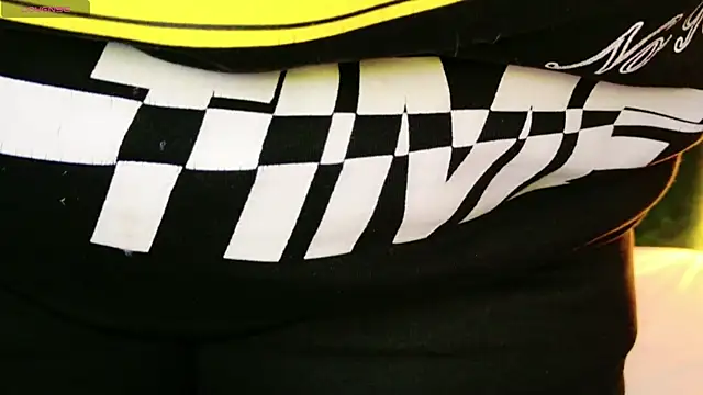 Snapshot of AleshaArabian chatting on 02-11-25, 07:48 AleshaArabian online show from 02-11-25, 07:48