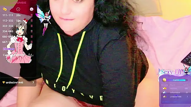 Snapshot of AleshaArabian chatting on 03-12-25, 03:35 AleshaArabian online show from 03-12-25, 03:35