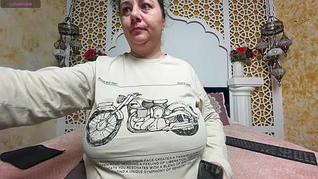 Snapshot of AleshaArabian chatting on 03-14-25, 07:23 AleshaArabian online show from 03-14-25, 07:23