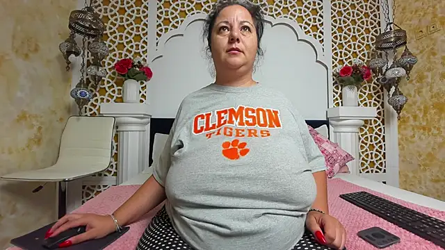 Snapshot of AleshaArabian chatting on 09-09-25, 02:22 AleshaArabian online show from 09-09-25, 02:22