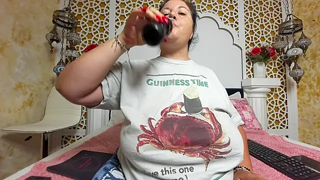 Snapshot of AleshaArabian chatting on 09-12-25, 02:55 AleshaArabian online show from 09-12-25, 02:55