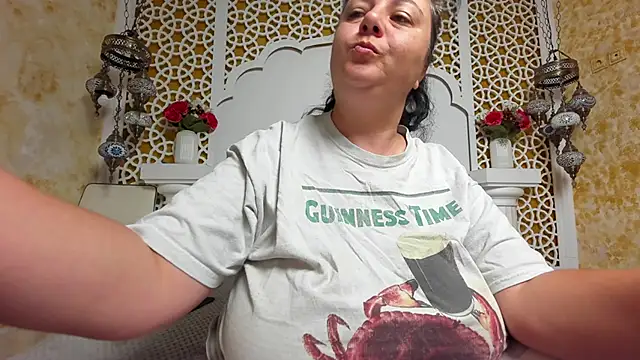 Snapshot of AleshaArabian chatting on 09-23-25, 02:36 AleshaArabian online show from 09-23-25, 02:36