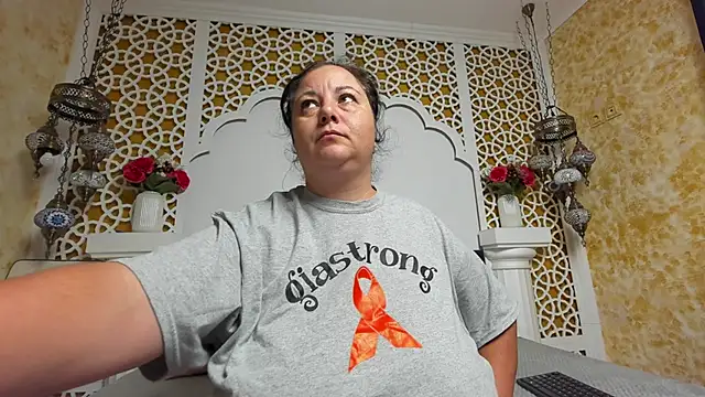 Snapshot of AleshaArabian chatting on 09-26-25, 03:10 AleshaArabian online show from 09-26-25, 03:10