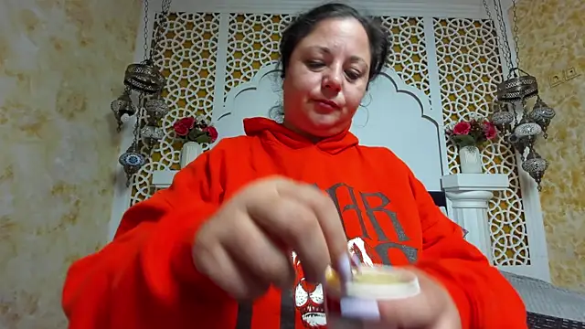 Snapshot of AleshaArabian chatting on 10-15-25, 02:33 AleshaArabian online show from 10-15-25, 02:33