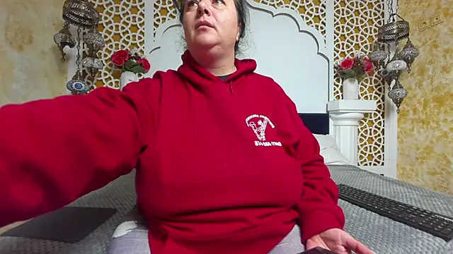 Snapshot of AleshaArabian chatting on 10-21-25, 03:07 AleshaArabian online show from 10-21-25, 03:07