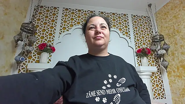 Snapshot of AleshaArabian chatting on 11-10-25, 05:06 AleshaArabian online show from 11-10-25, 05:06