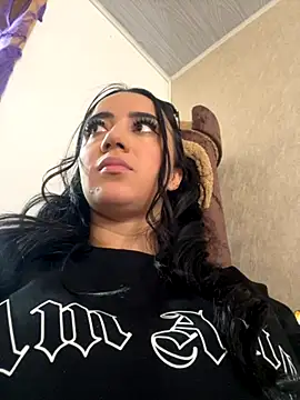 EmmyEvans1 online show from 10-20-25, 07:47