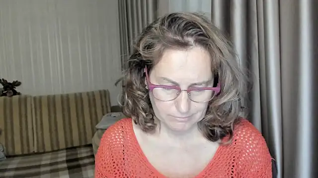 lauraoven online show from 12-09-24, 03:33