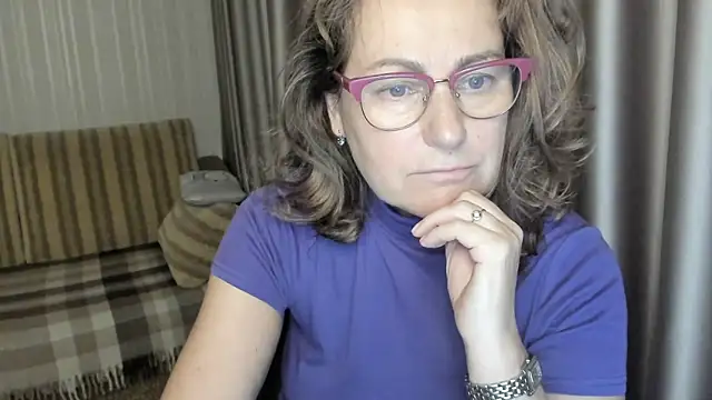 lauraoven online show from 12-10-24, 01:11