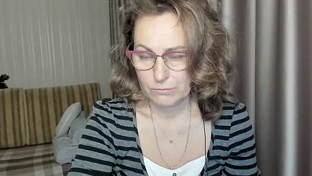 lauraoven online show from 12-17-24, 07:29