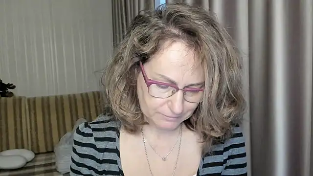 lauraoven online show from 12-17-24, 12:33