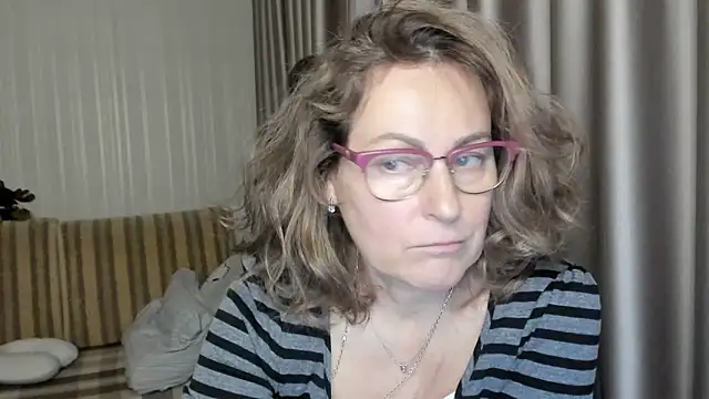 lauraoven online show from 12-17-24, 06:31