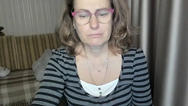 lauraoven online show from 12-18-24, 02:06