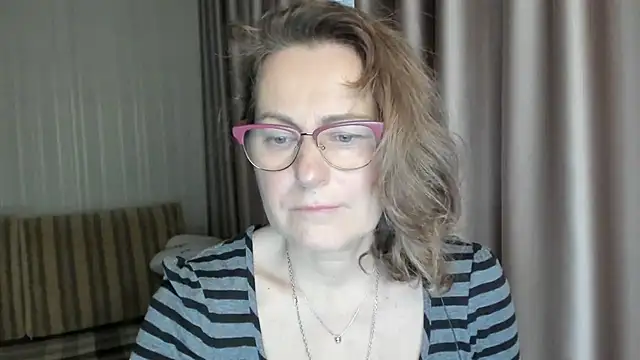 lauraoven online show from 12-23-24, 08:00