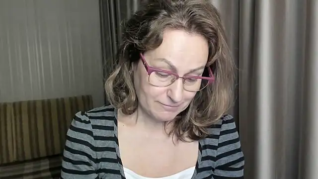 lauraoven online show from 12-24-24, 12:55
