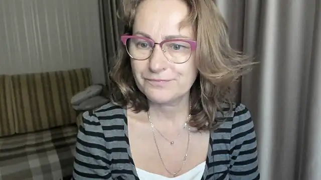 lauraoven online show from 12-26-24, 12:16
