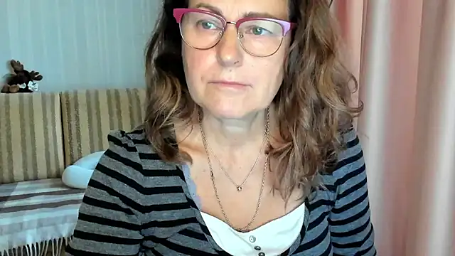 lauraoven online show from 10-18-25, 08:15