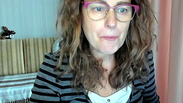 lauraoven online show from 10-21-25, 10:27