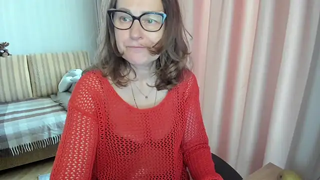 lauraoven online show from 05-02-26, 01:05