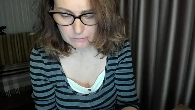 lauraoven online show from 05-05-26, 06:16