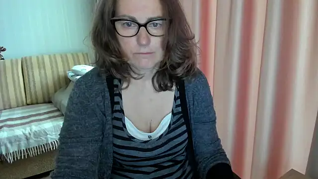 lauraoven online show from 05-12-26, 07:49