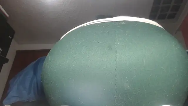Snapshot of prettyangelsquirt chatting on 05-06-26, 11:10 prettyangelsquirt online show from 05-06-26, 11:10