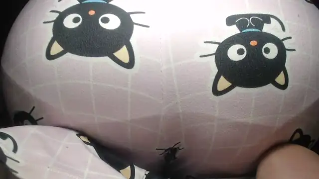 Snapshot of prettyangelsquirt chatting on 05-16-26, 04:06 prettyangelsquirt online show from 05-16-26, 04:06