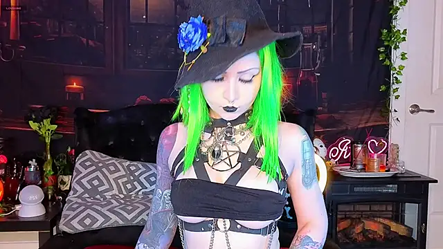 Ivey and James online show from 10-09-25, 07:56