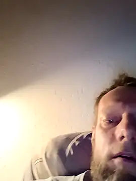 Snapshot of Kw8585kw chatting on 03-21-26, 05:01 Kw8585kw online show from 03-21-26, 05:01