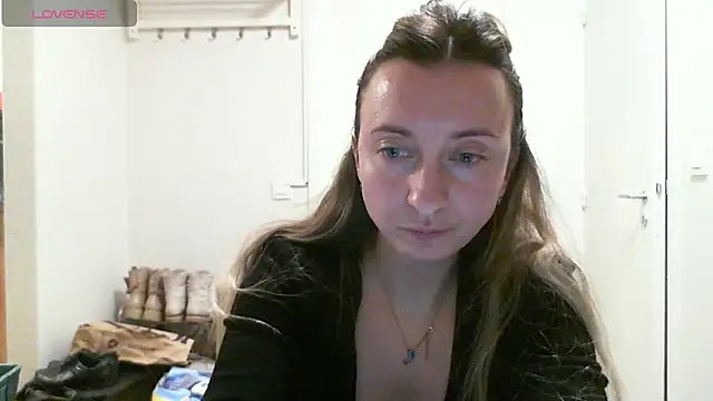 Snapshot of SusanCurt chatting on 02-27-25, 09:43 SusanCurt online show from 02-27-25, 09:43