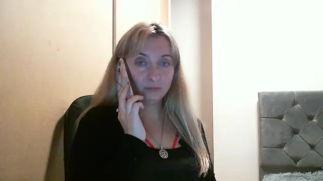 SusanCurt online show from 10-23-25, 05:23