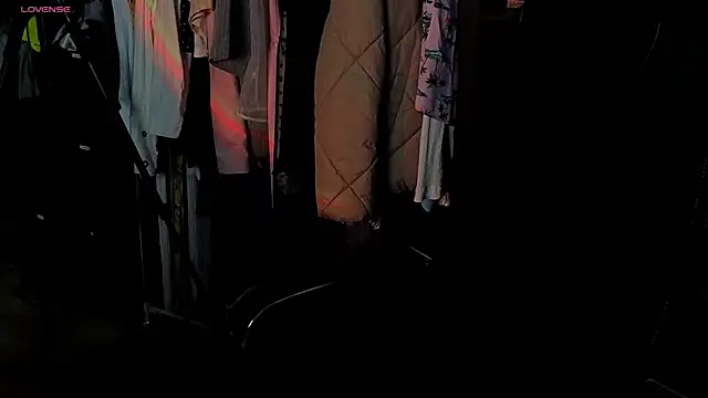 EMMA  CONNOR online show from 10-12-25, 12:09