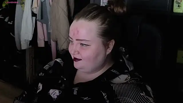 EMMA  CONNOR online show from 10-15-25, 12:11