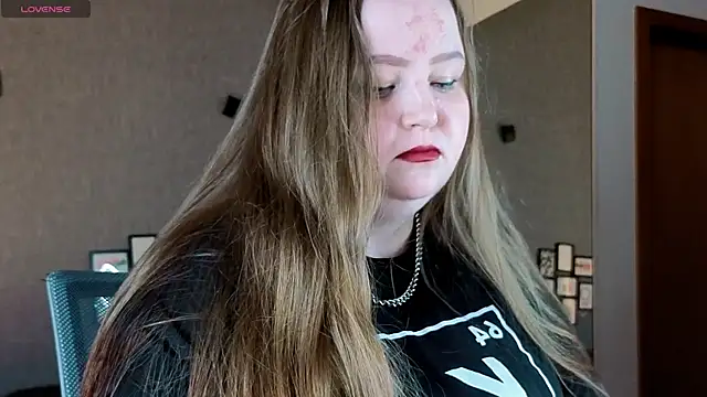 EMMA  CONNOR online show from 10-20-25, 05:24