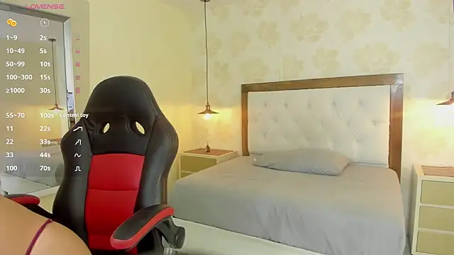 Snapshot of clarisKlein chatting on 02-13-26, 04:19 clarisKlein online show from 02-13-26, 04:19