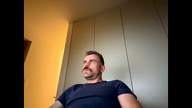 Snapshot of mrbigballs chatting on 10-27-25, 09:30 mrbigballs online show from 10-27-25, 09:30