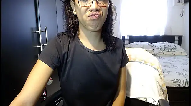 Snapshot of sensual_nataliee chatting on 12-18-24, 04:17 sensual nataliee online show from 12-18-24, 04:17