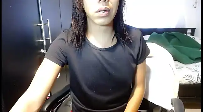 Snapshot of sensual_nataliee chatting on 12-18-24, 08:25 sensual nataliee online show from 12-18-24, 08:25