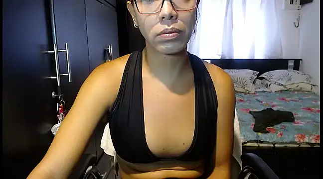 Snapshot of sensual_nataliee chatting on 12-27-24, 06:42 sensual nataliee online show from 12-27-24, 06:42