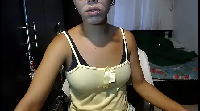 Snapshot of sensual_nataliee chatting on 12-30-24, 06:49 sensual nataliee online show from 12-30-24, 06:49